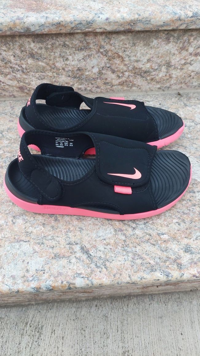 Сандали Nike ном.37.5