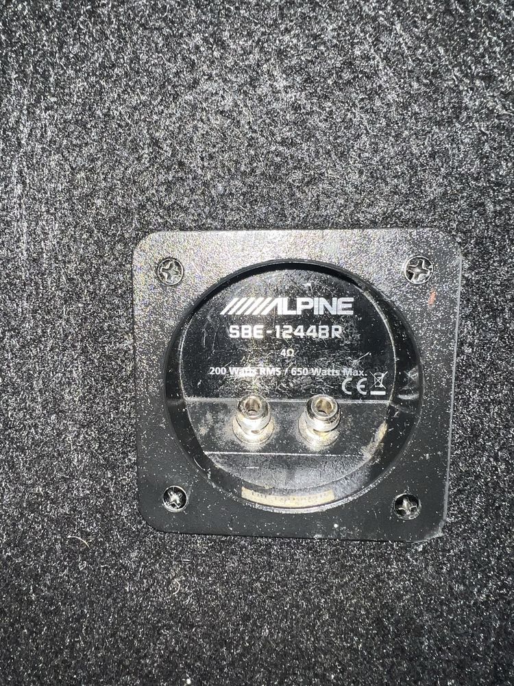 Бас каса alpine 12 със усилвател blaupunkt
