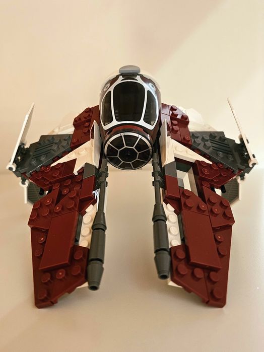 LEGO Star Wars - Ahsoka Jedi Interceptor 75401