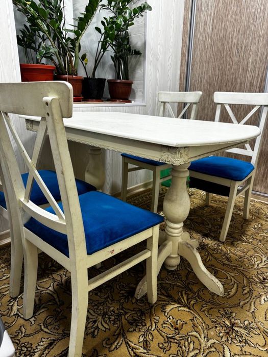 Стол стул сотилади холати яхши 1 та стол 6 та стул