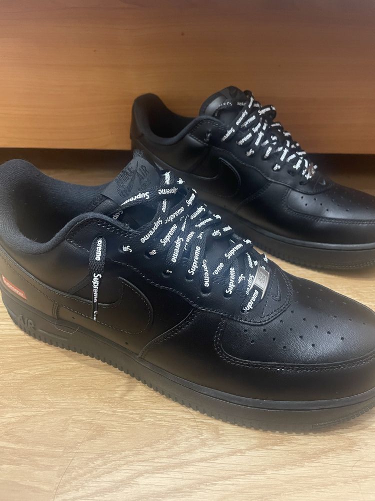 Vand air force 1 supreme black, folositi , 43