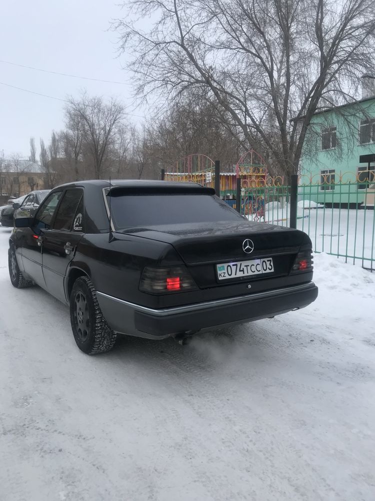 Продам мерс 124