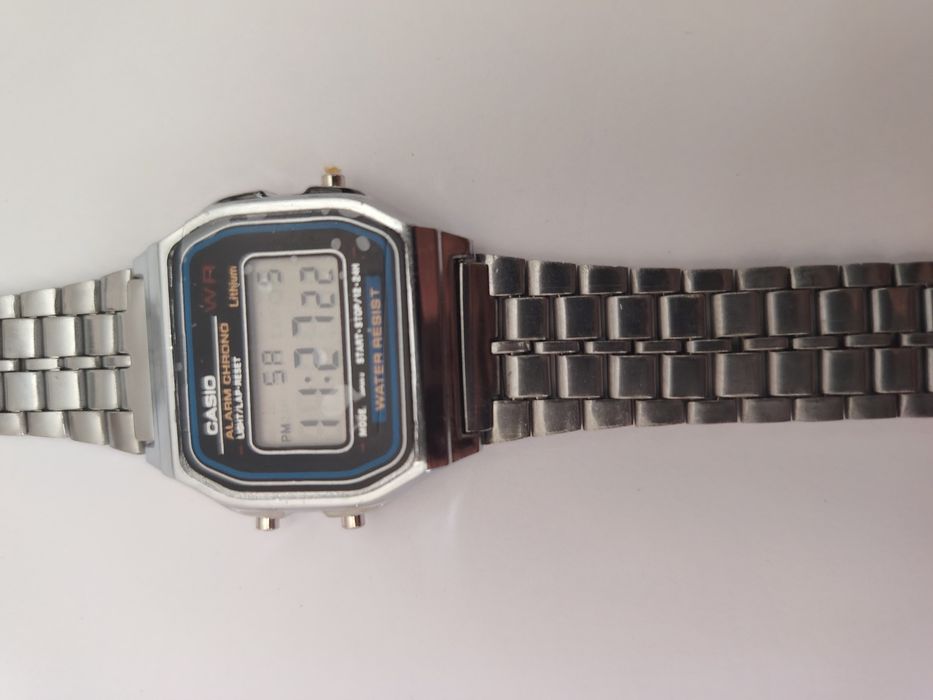 Часы электронные Casio