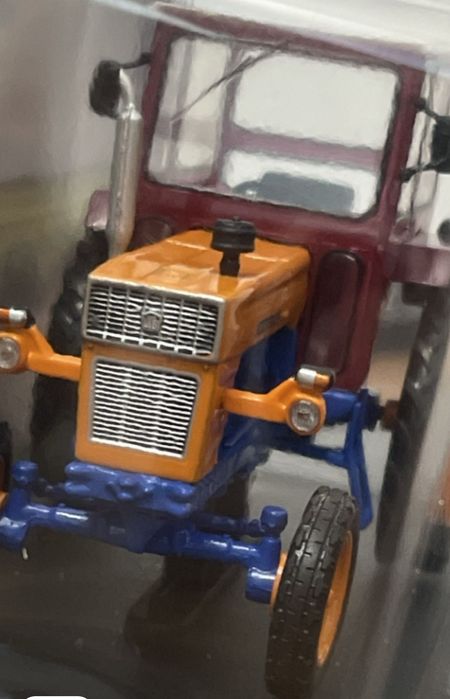 Machetă Tractor UTB-650