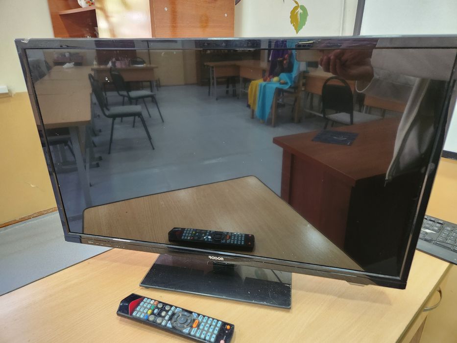Televizor Roison 32 talik oddly. Телевизор Роисон 32 дюйма простой