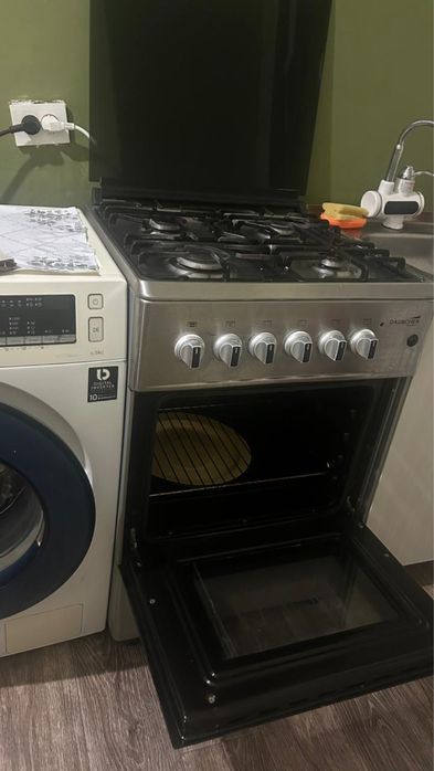 Газ плита. Электрически  духовка