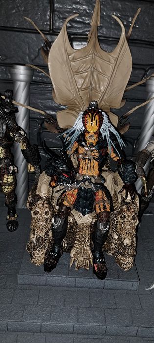 Caut figurina Scar Predator. Dau la schimb figurine marvel,  Predator