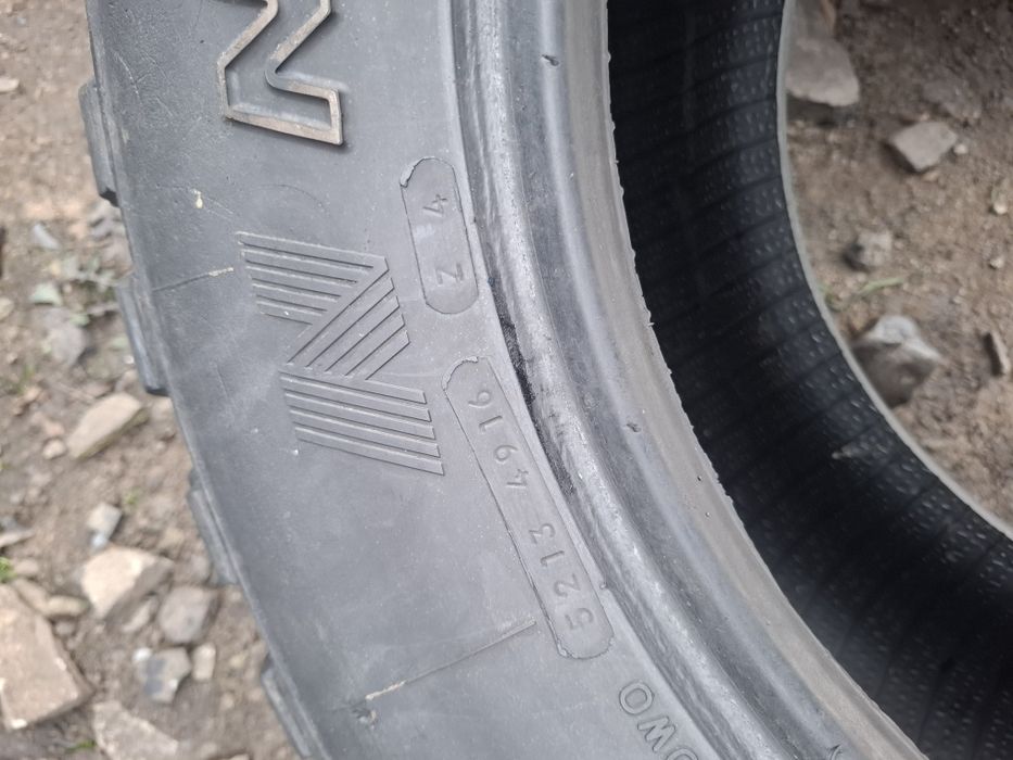 Vand 1 anvelopa 265 70 16 nankang bun de iarna fără probleme