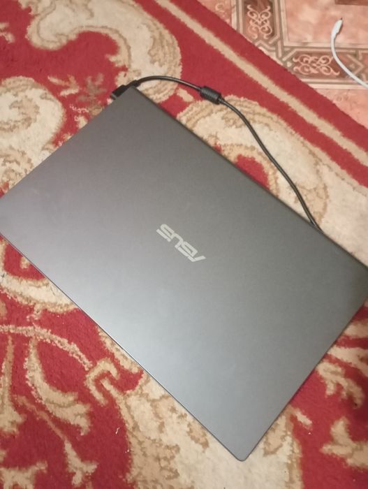 Рабочий Ноутбук Asus за 300 тыс