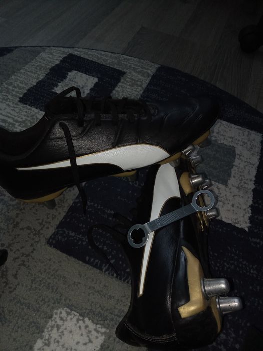 Ghete si apărători noi!