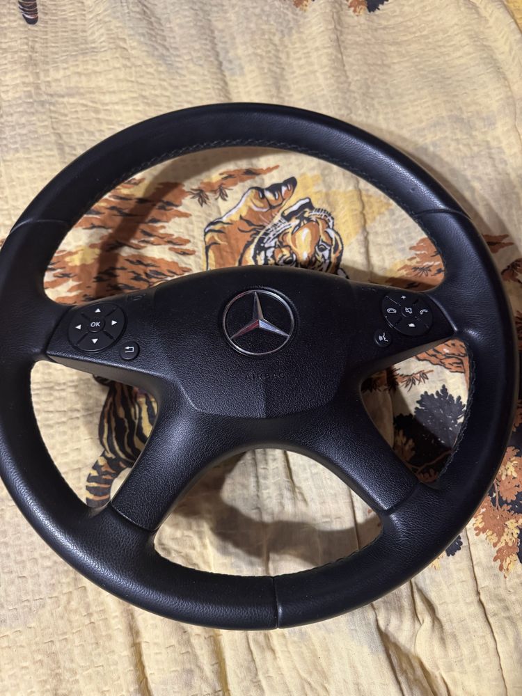 Volan piele cu airbag impecabil w204