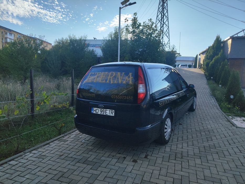 Dric Mașina funerară Ford Mondeo