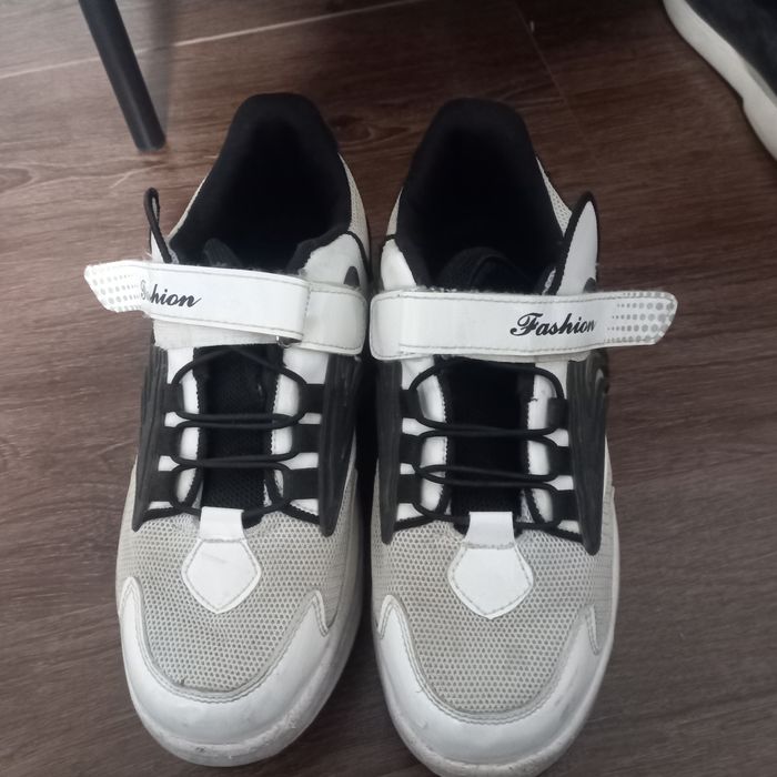 Роликовые кроссовки