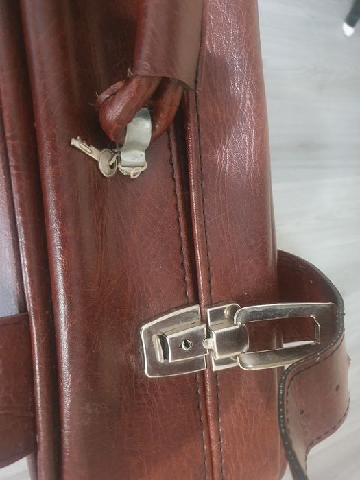 Geamantan mare de piele