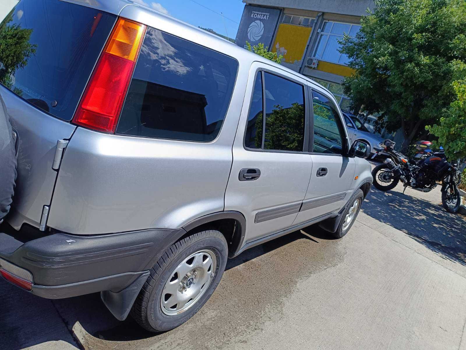 Автомобил HONDA CR-V, 147 к.с. 2000 г. цвят сив- от собственик