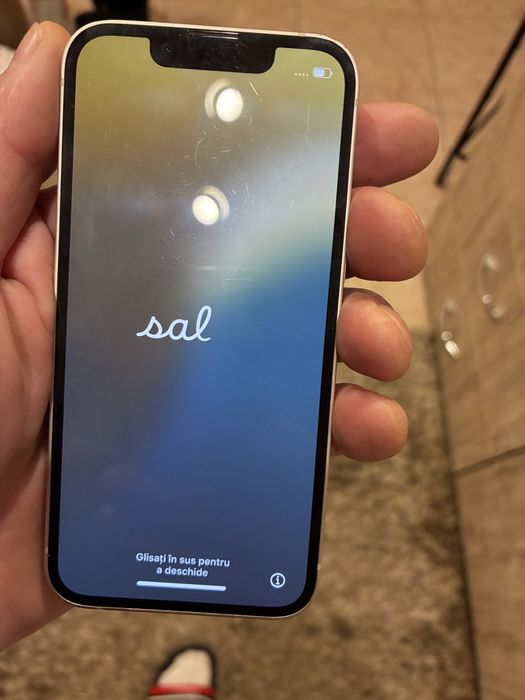 Vand iphone 13 mini telefonul meu personal baterie e la 83 la suta