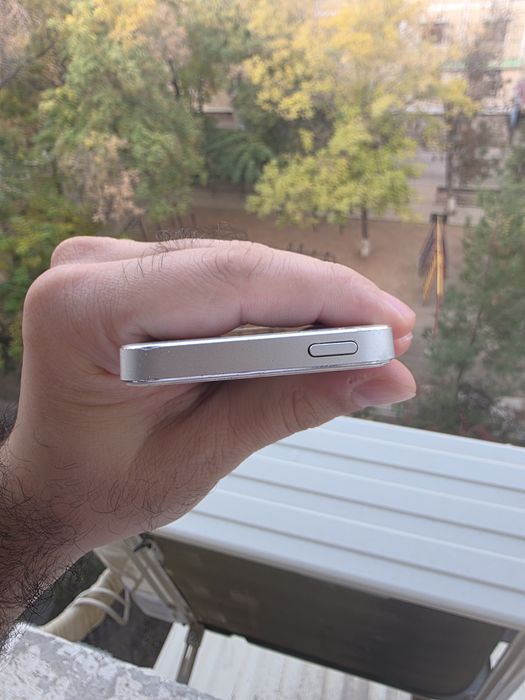 iPhone 5 16 Gb white