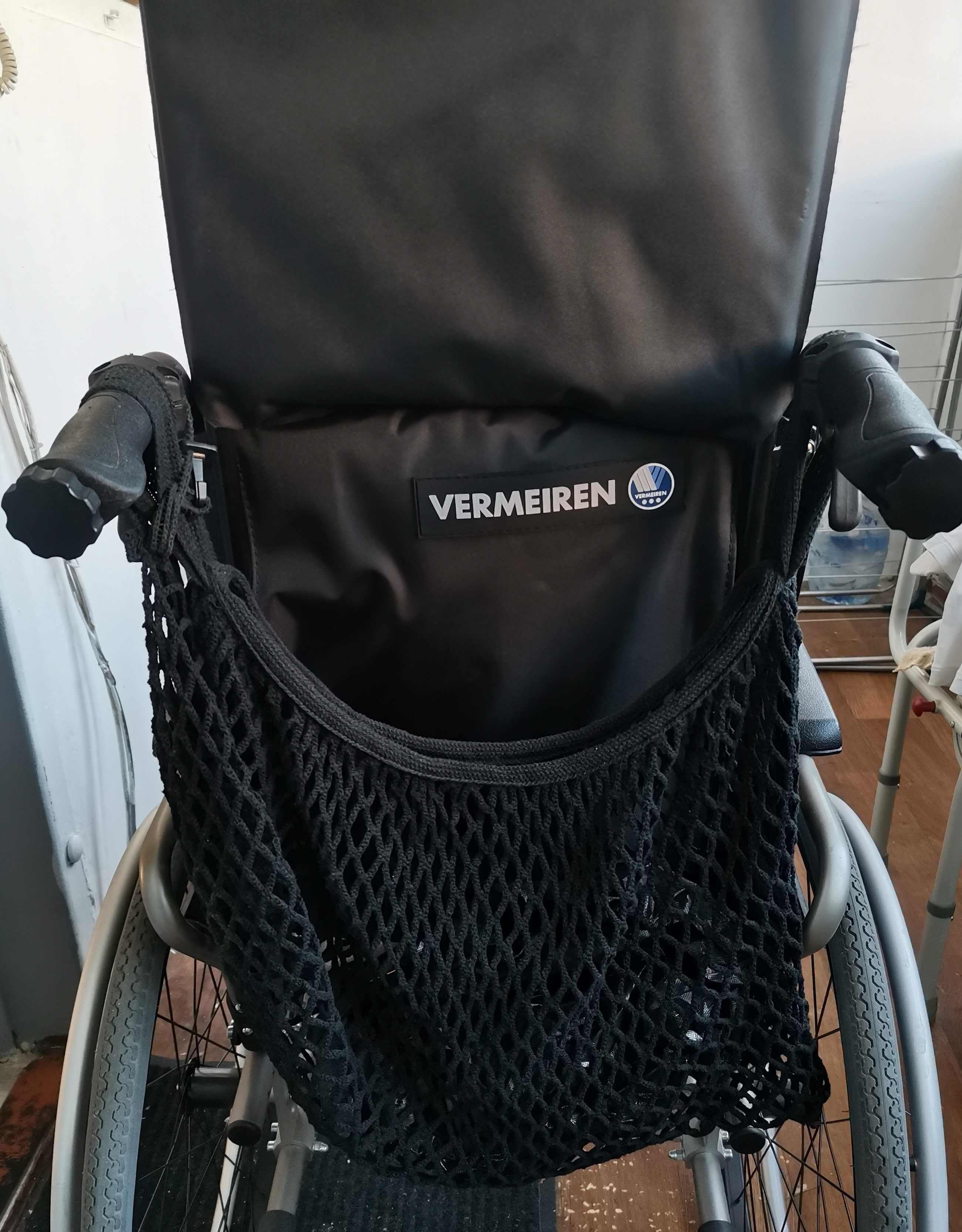 Кресло - коляска взрослая б/у Vermeiren. В отличном состоянии