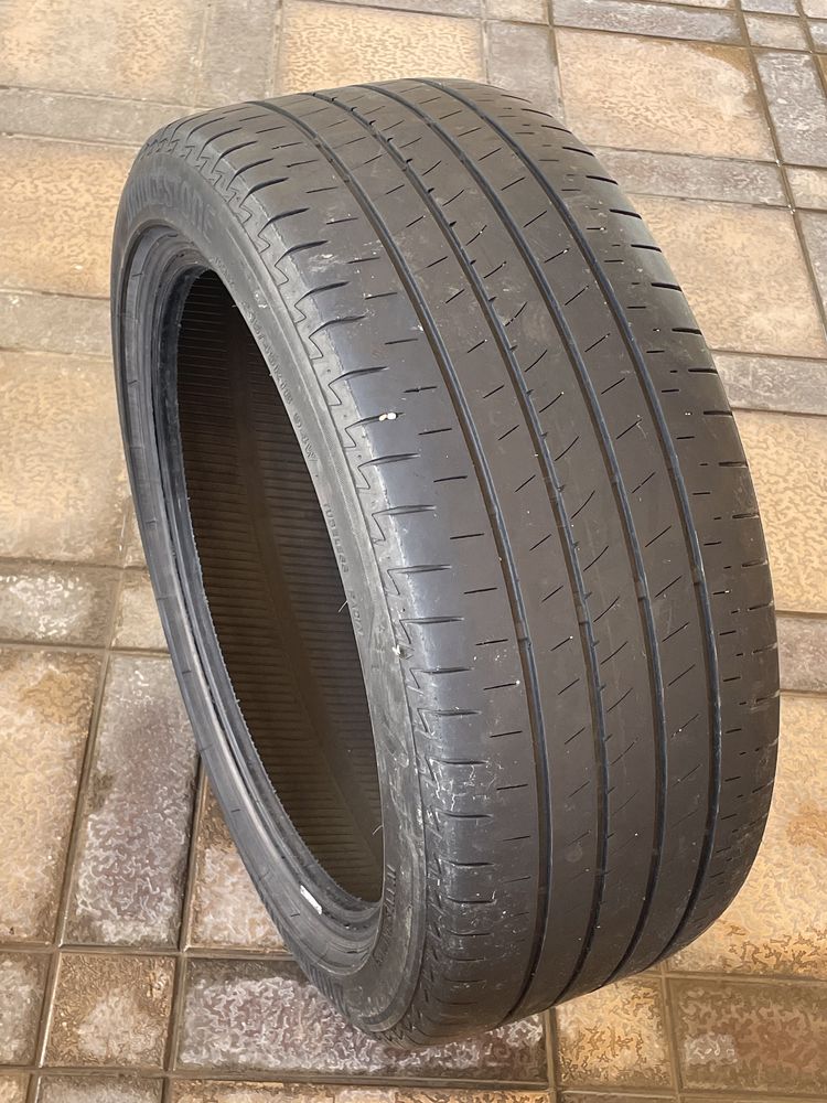 bridgestone 235/r18