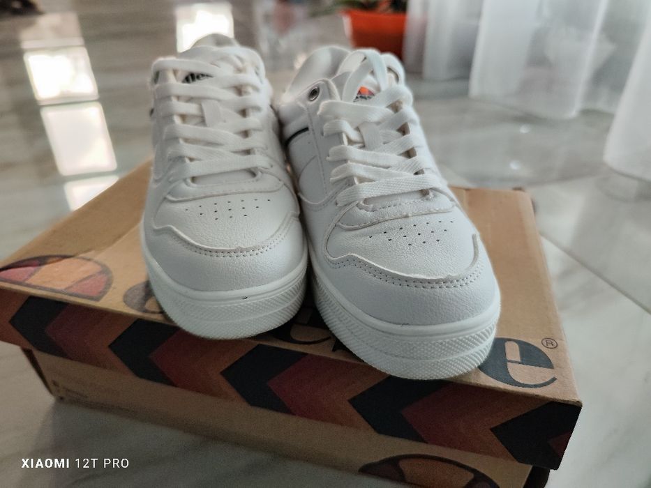 Adidași dama Ellesse