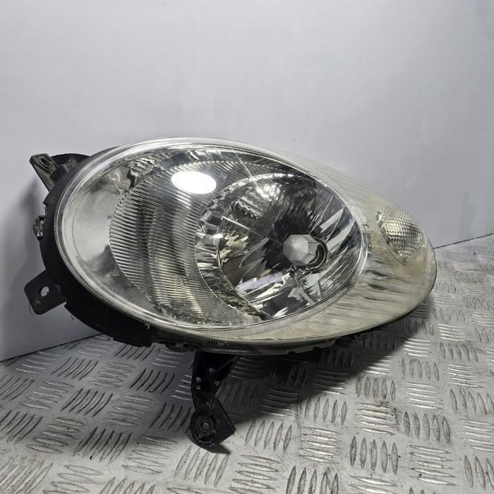 Far dreapta halogen Nissan Micra 3