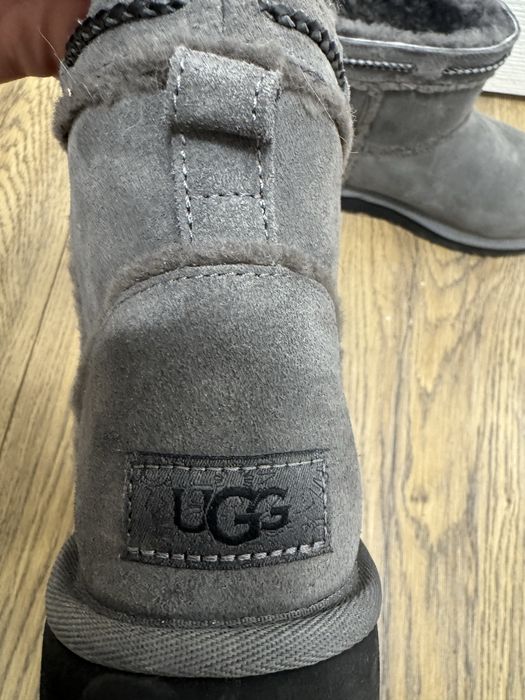 Обувки UGG оригинални нови