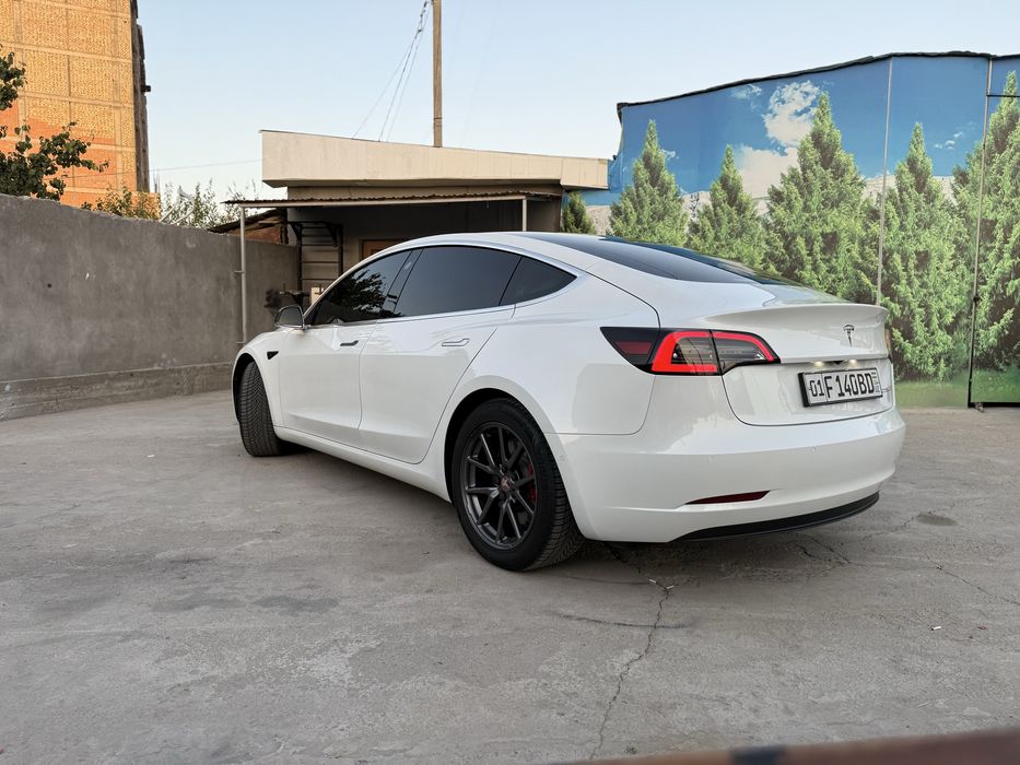 Tesla model 3   2020