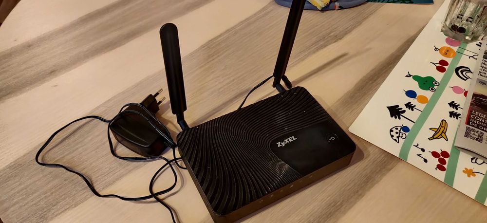 Router 4G Zyxel LTE3301 M209
