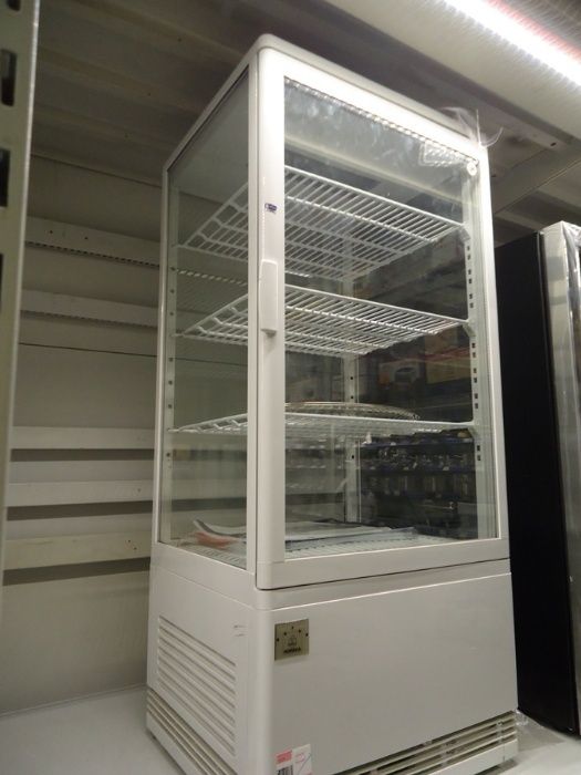 Витрина за торти Нови или Втора употреба цвят Бяла или Черна