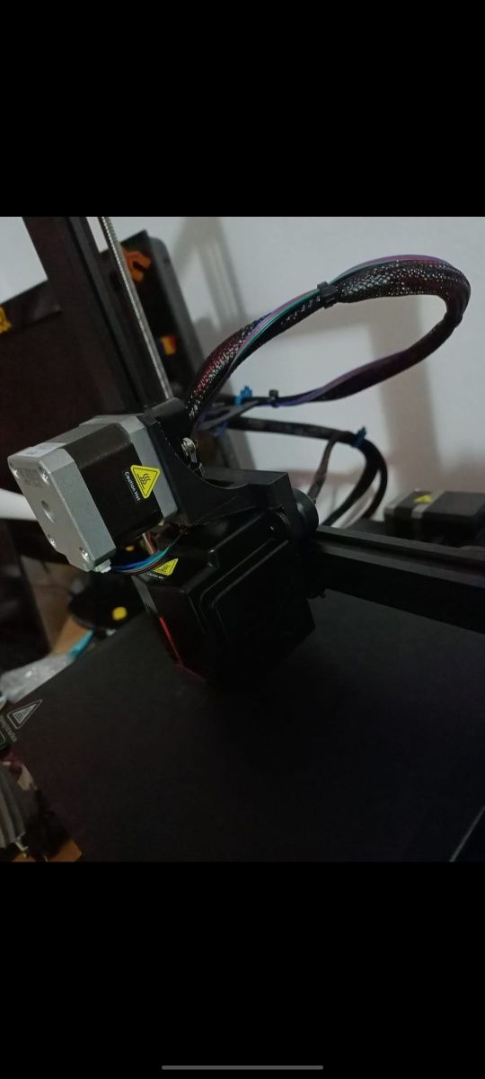 Imprimanta 3D Ender 3 V2 NEO Modificată Negociabilă