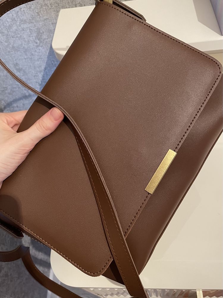 Новая сумка коричневого цвета