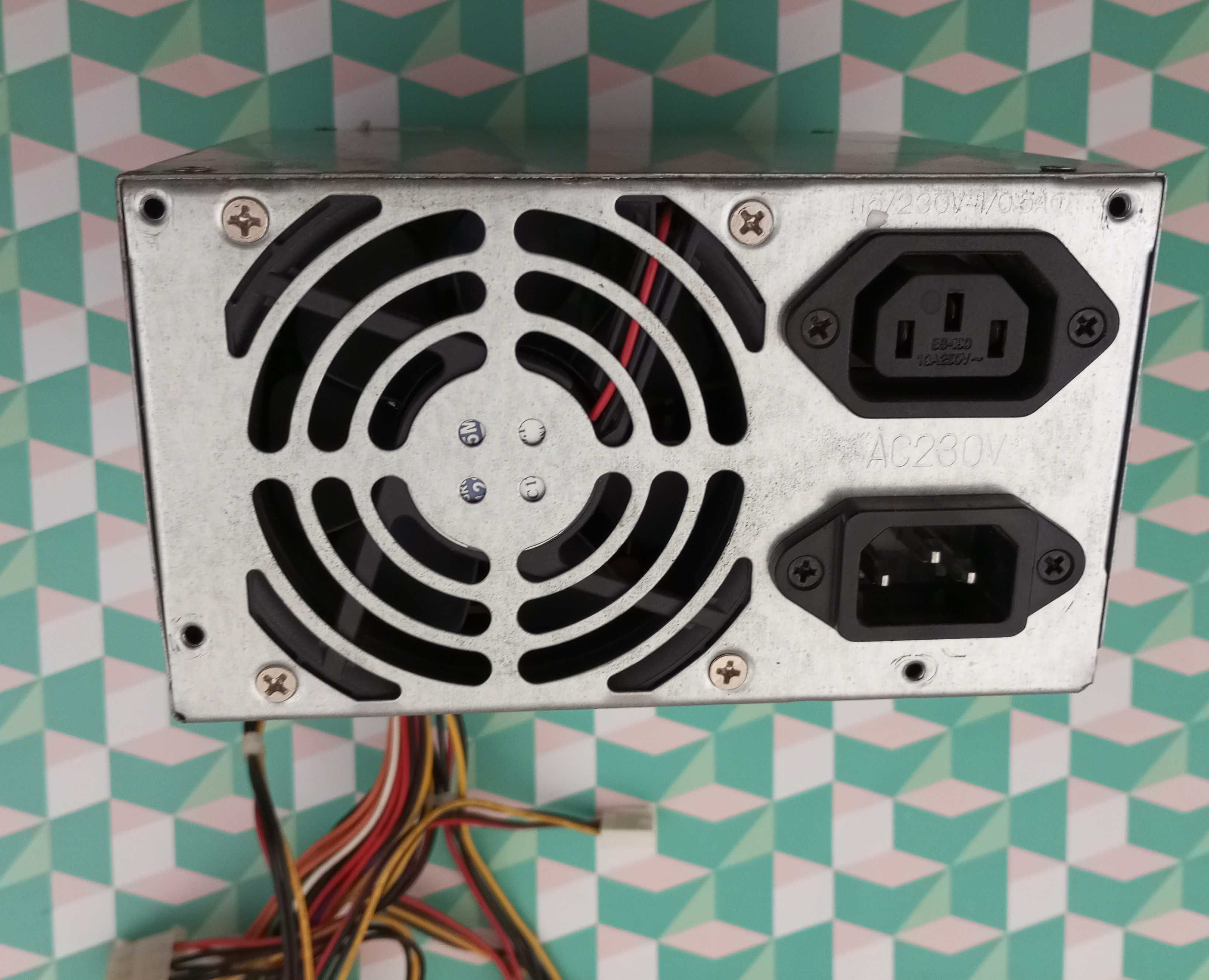 2 surse PC ATX vechi Delux 400W Sunny 230W