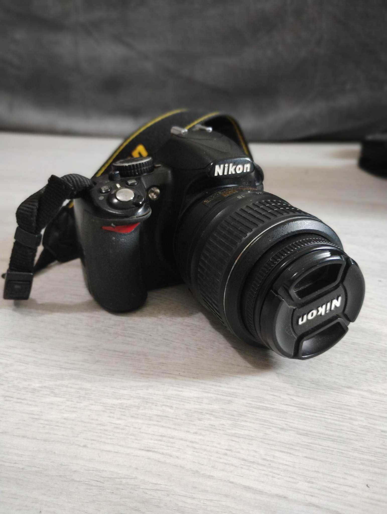 Nikon dslr D3100 + 2 obiective, geantă și accesorii