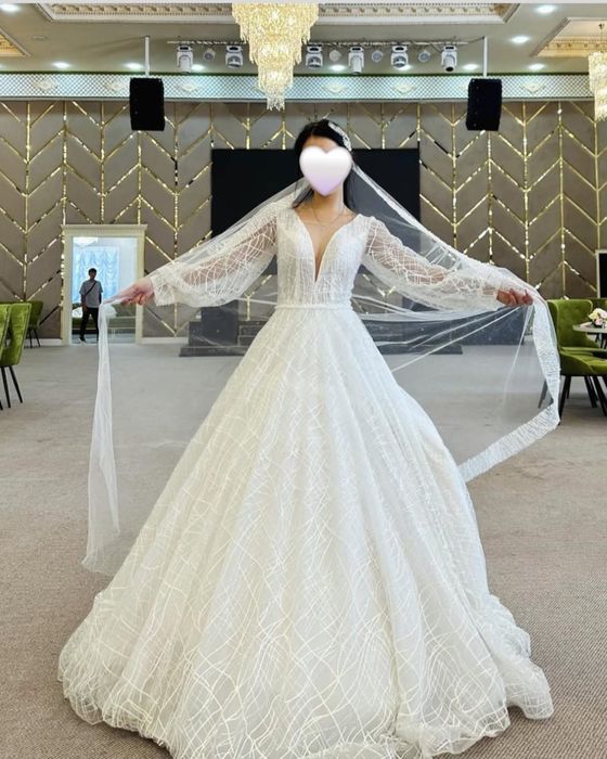 Свадебные платья  80 000