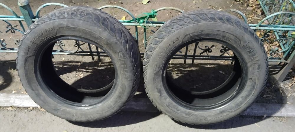 Продам 2 летние шины с дисками и 2 зимние шины