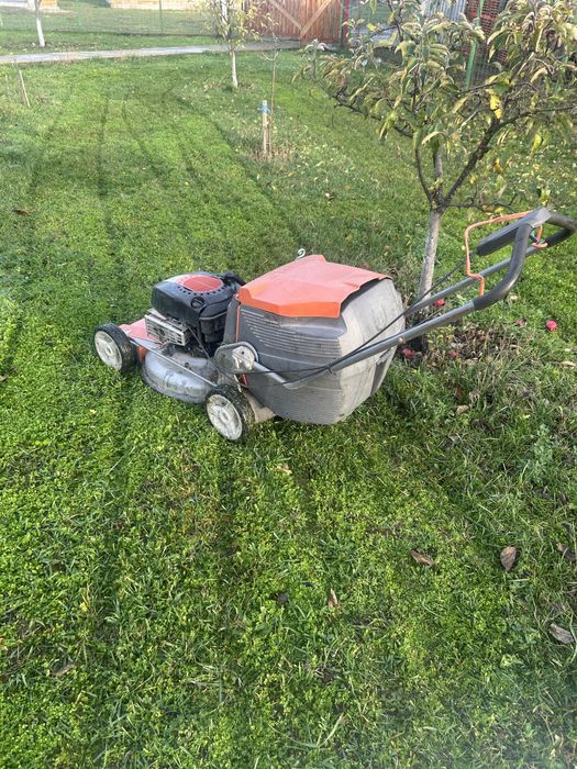 Masina de gazon