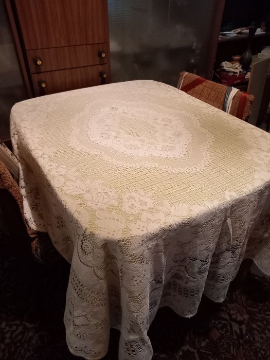 Скатерти ручной работы и льняные