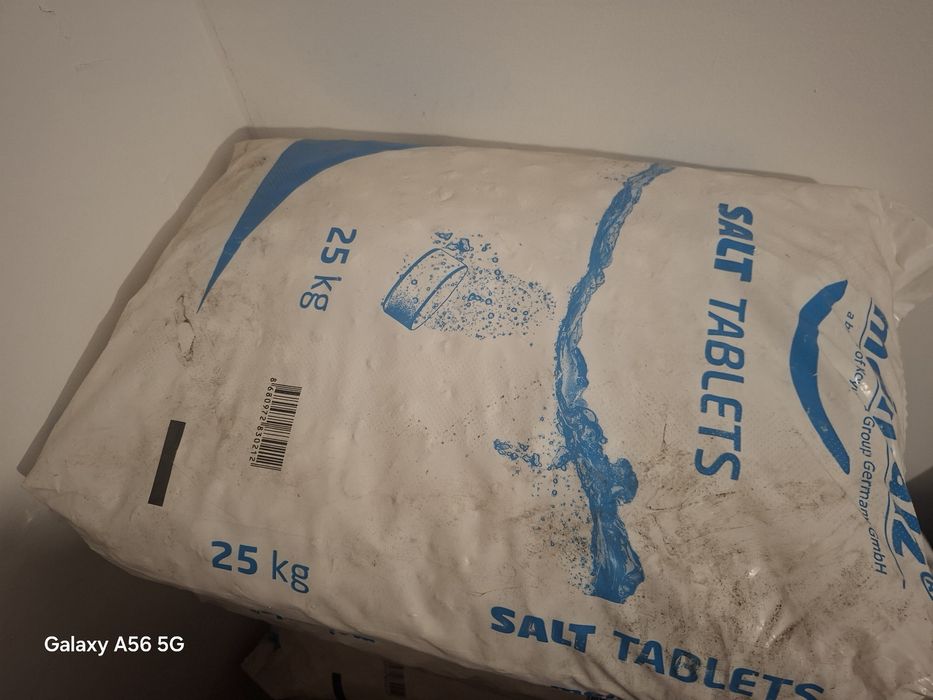 Vând 8 saci de sare pentru dedurizator de apa