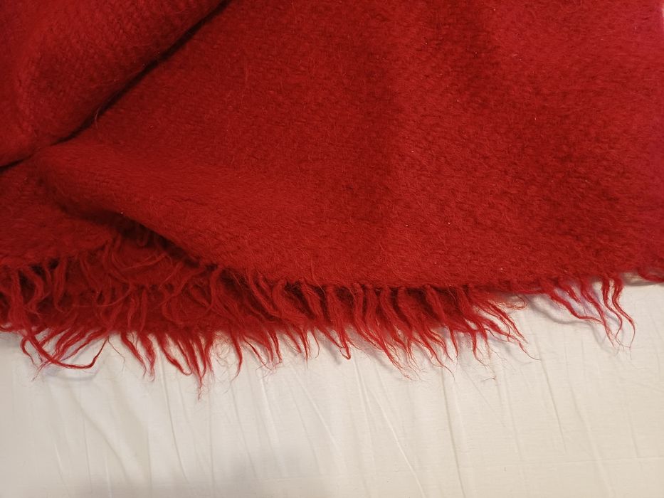 Cerga rosie lana taraneasca 200×140cm plus una 150x60cm
