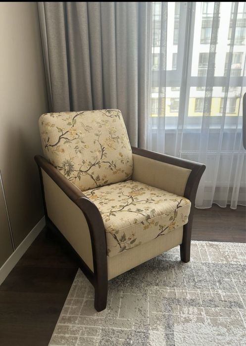 Продам диван с креслом