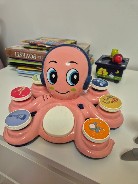 Jucarie muzicala interactiva