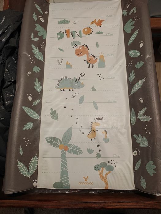 Повивалник Динозаври