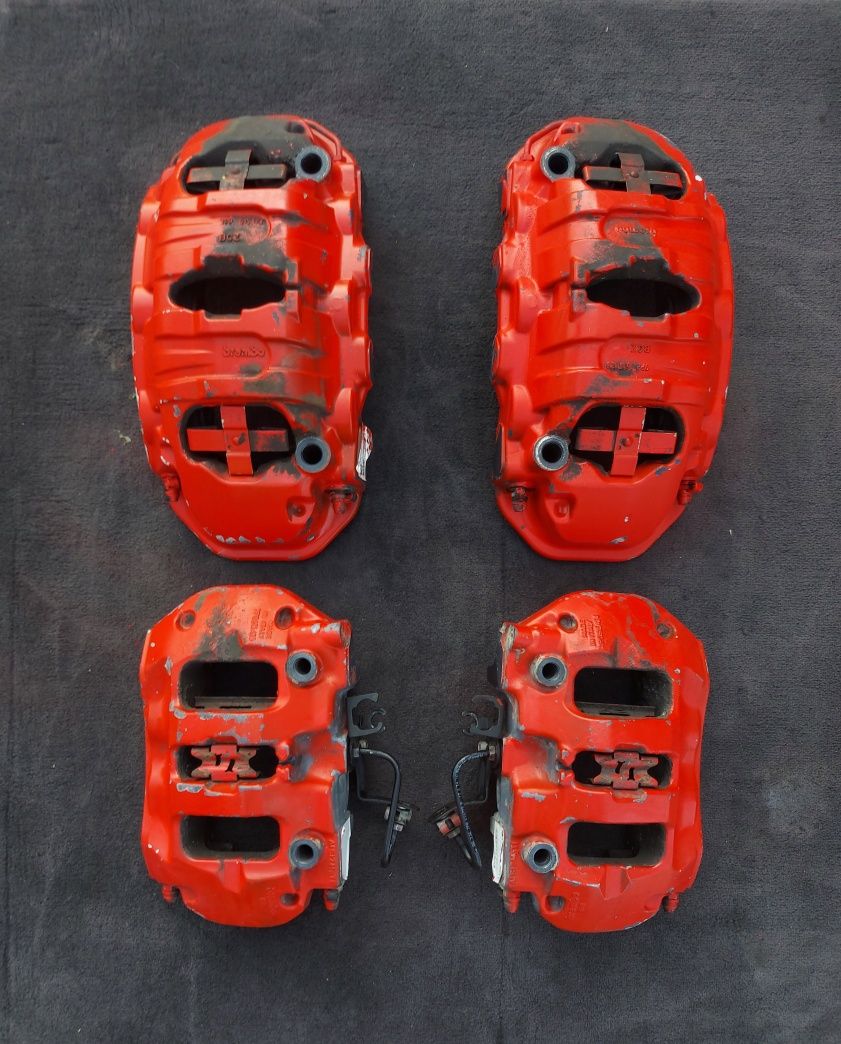 Brembo 4 и 6 бутални спирачни апарати.