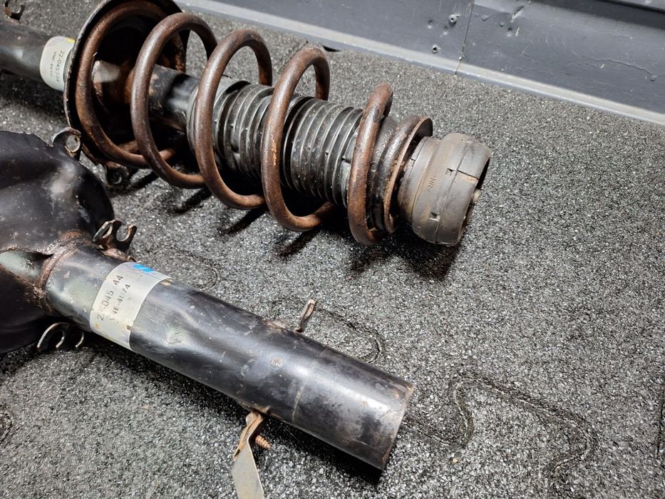 Set arcuri si amortizoare  fata VOLKSWAGEN GOLF IV Variant 1J5 1999 -