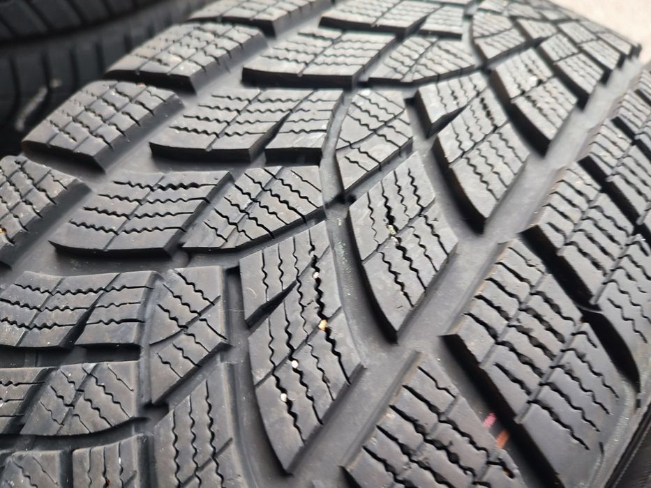 235/55/19" 4бр Good year ultra grip performance +suv dot3922,7mm