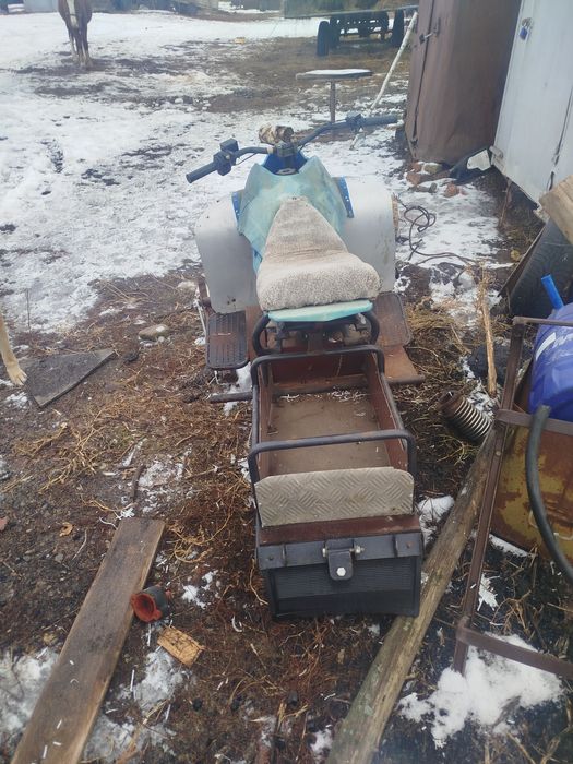 Снегоход хорошего состояние