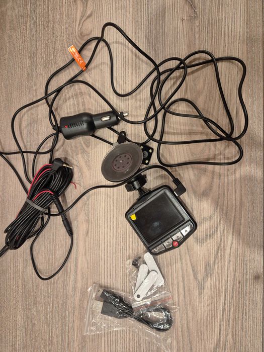 Видеорегистратор преден и  заден Full HD, 1080p с вендуза