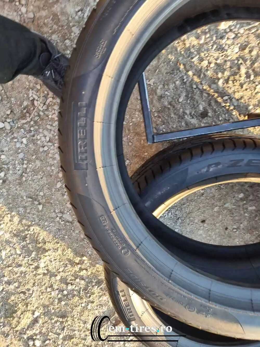 SET 2 Anvelope Vara 225/45 R19 PIRELLI P Zero RSC 92W - Runflat