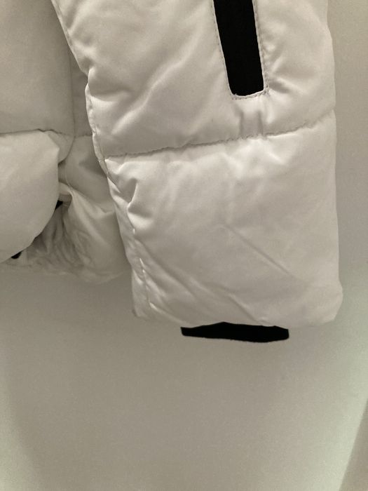 Яке Colin's ново