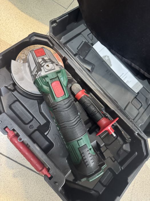 Комплект винтоверт и ъглошлайф Parkside